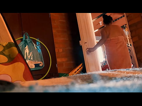 ❤️ Kawuna ya biyo ni a cikin wanka, yana ba ni lokacin da nake wanka. Labaran batsa  ﹏